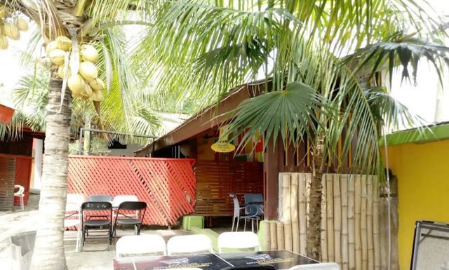 Bar Naas Kumasi (Pizza & Location) NW9 Bar & Lounge