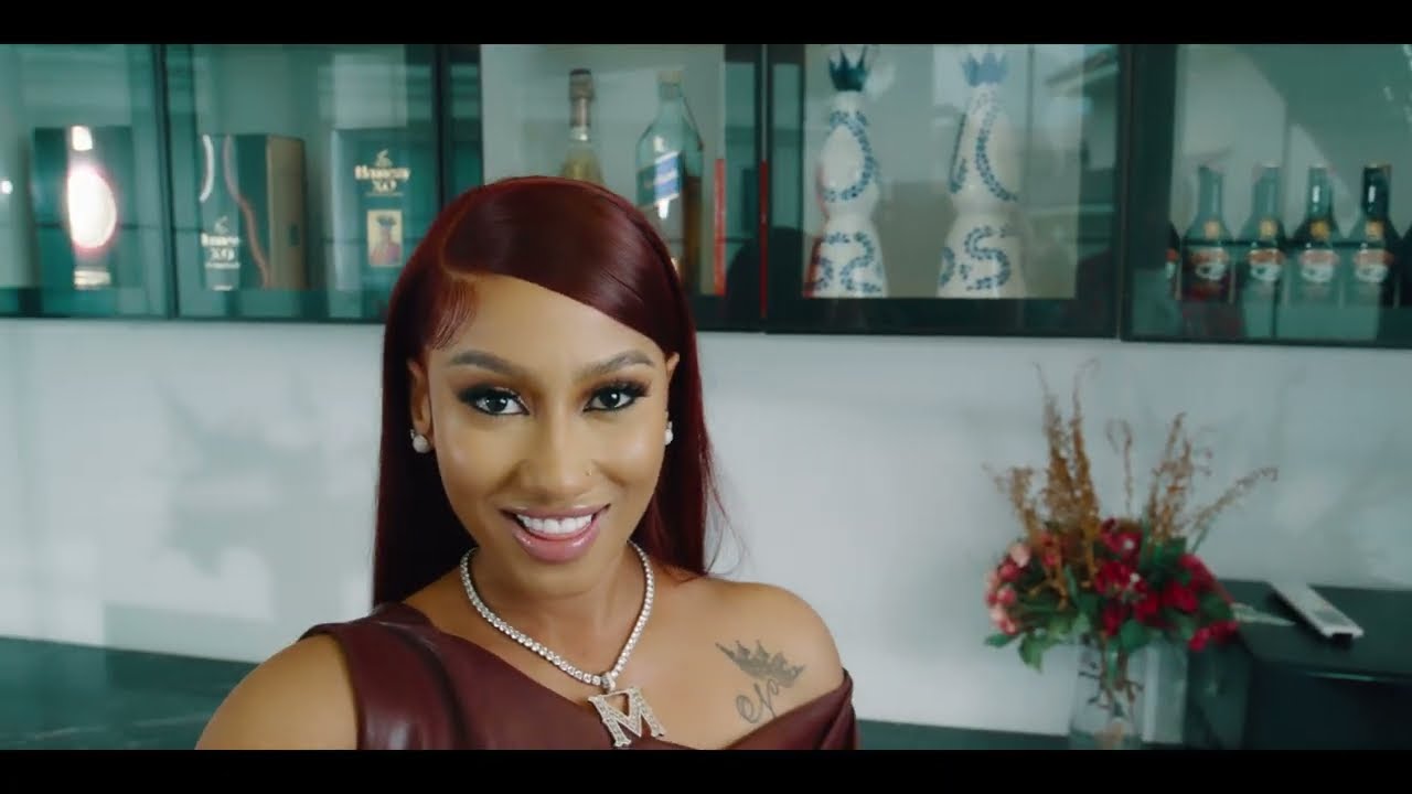 Mona 4Reall Boujie Mood (Visualiser) Lyrics (Stream audio)
