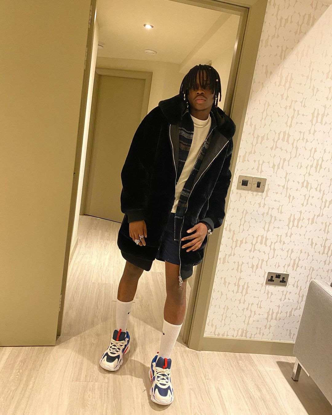 Fireboy DML Net worth, Cars and House - The Luxury Life of Fireboy 5