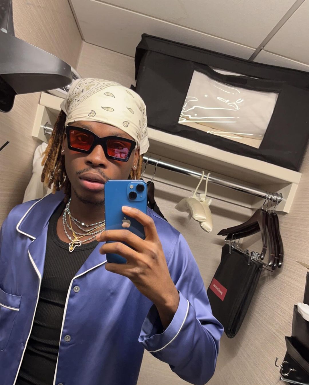 Fireboy DML Net worth, Cars and House - The Luxury Life of Fireboy 9